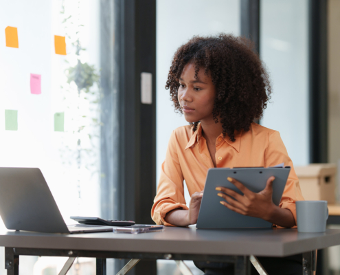 Business woman working at her desk